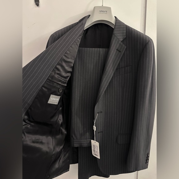 Brand new Armani Collenzioni pinstripe suite 48C - Picture 1 of 3